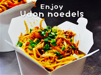 Udon noedels ( Gebakken Japanse dikke noedels met diverse groenten )